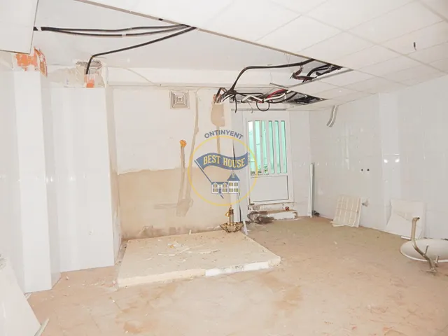 EXCLUSIVO LOCAL COMERCIAL EN COCENTAINA!! CON MUY BUENA ubicación!!! — 4