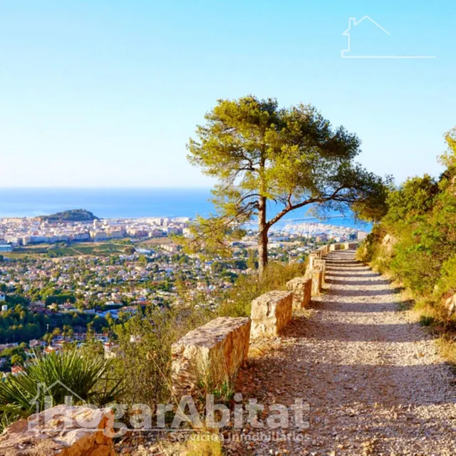 ÁTICO REFORMADO CON TERRAZA Y VISTAS DESPEJADAS AL MONTGÓ — 46