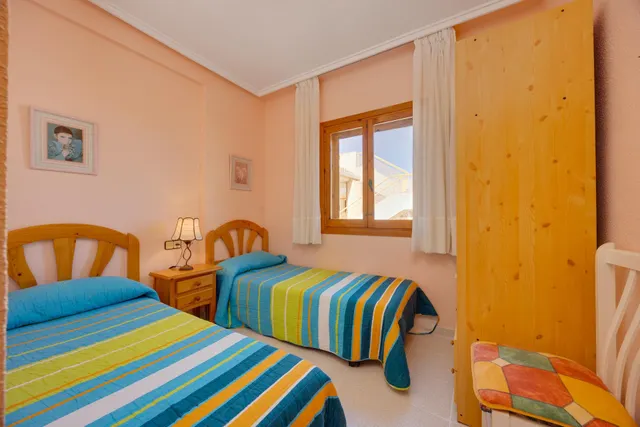 Apartamento de 3 dormitorios y piscina comunitaria en Acequion, Torrevieja — 6