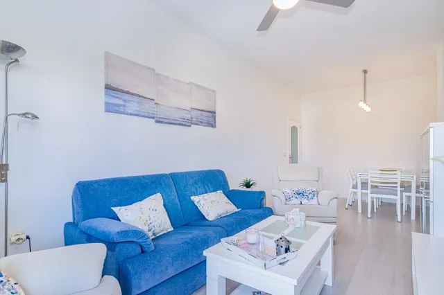 ¡Tu oasis junto a mar! Precioso piso de 2 dormitorios con terraza, piscina y garaje en Playa Poniente, Motril. — 10