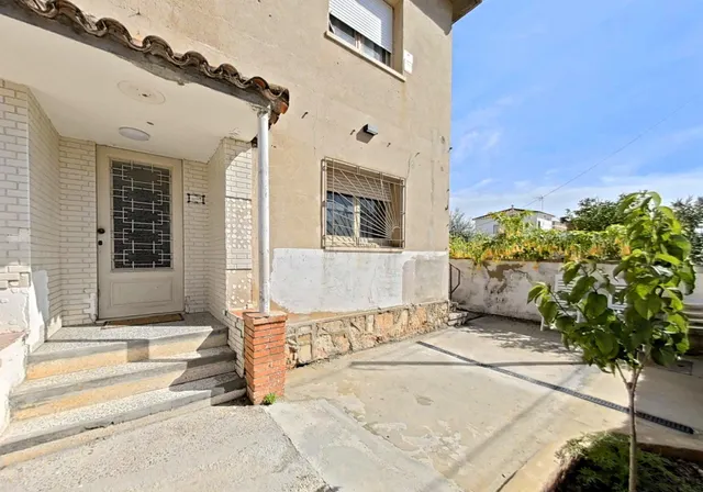 Casa con gran potencial y espacio independiente en albarrosa – Viladecans — 36