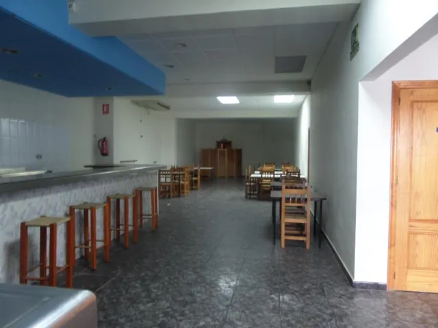 Fantástico restaurante de 370 m2, vivienda  2 plantas de 400m2 y terreno rústico de 6.912m2 LA GUIA — 4