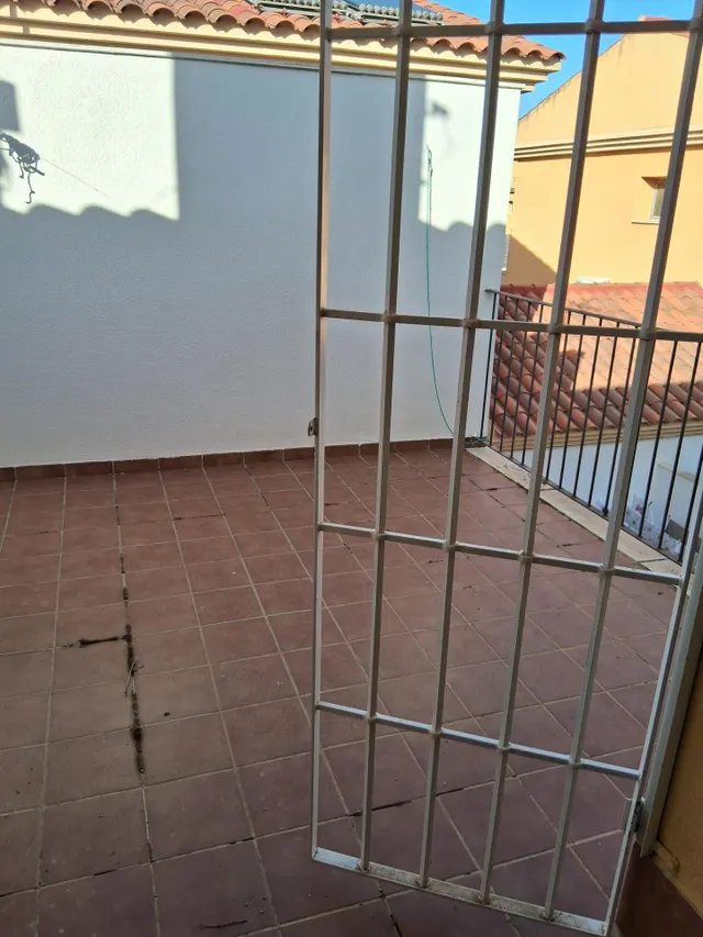 SE VENDE MAGNIFICO ADOSADO EN LA FELIPA — 17