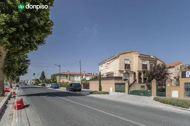 AMPLIA CASA DE 5 DORMITORIOS EN ALHENDÍN, GRANADA — 42