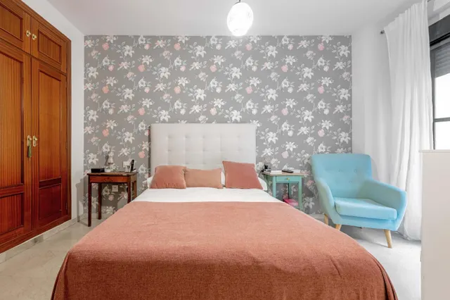 ¡Vive el Centro sin ruido! 180m2 construidos, 4 dormitorios, patio, garaje y trastero en calle Inocentes — 12