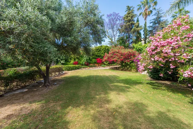 Elegante casa andaluza con vistas al golf en El Paraíso — 18