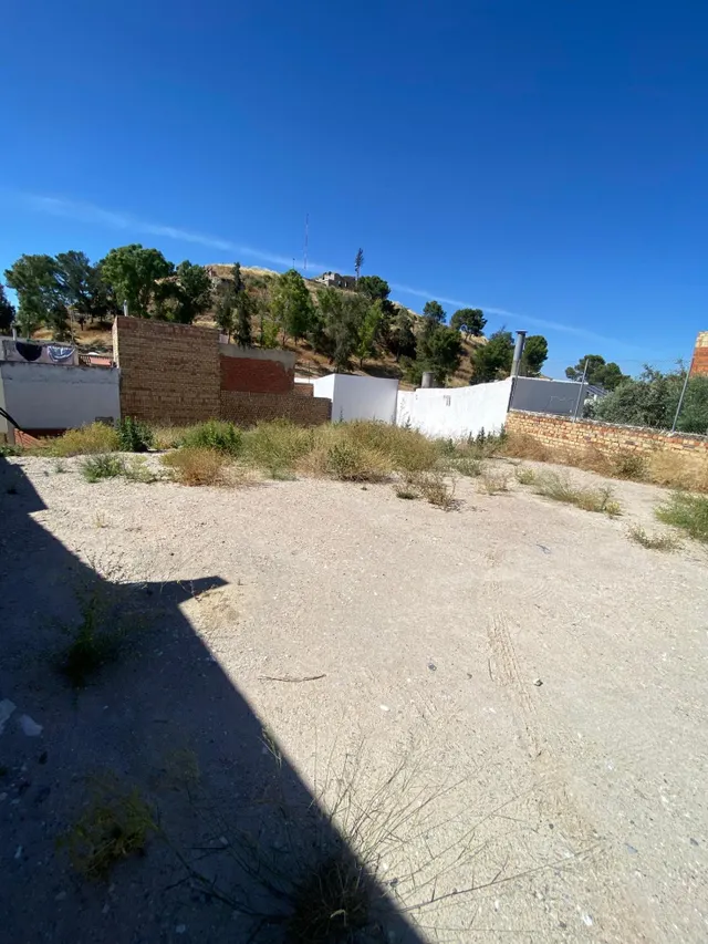 Oportunidad Única: Solar de 575 m2 en Calle Los Remedios, Zo - foto 3