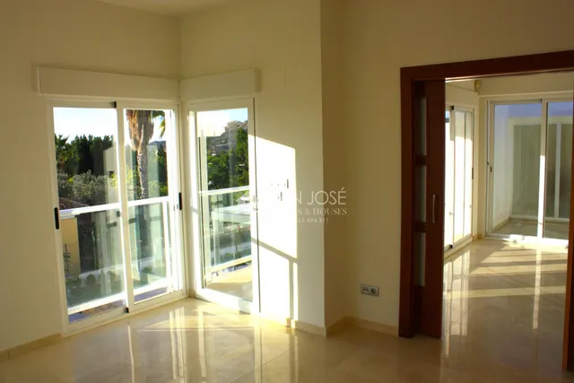 CHALET EN PRIMERA LINEA DE CAMPO DE GOLF, ALENDA GOLF, ALICANTE — 15