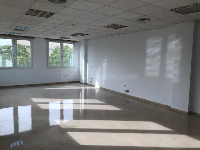 Magnifica oficina diáfana en venta — 2