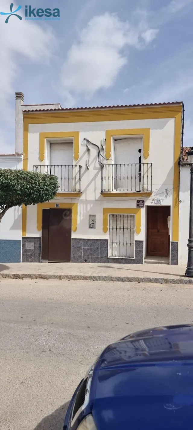 Venta de Casa Adosada en el Centro de Bienvenida (Badajoz) - foto 2
