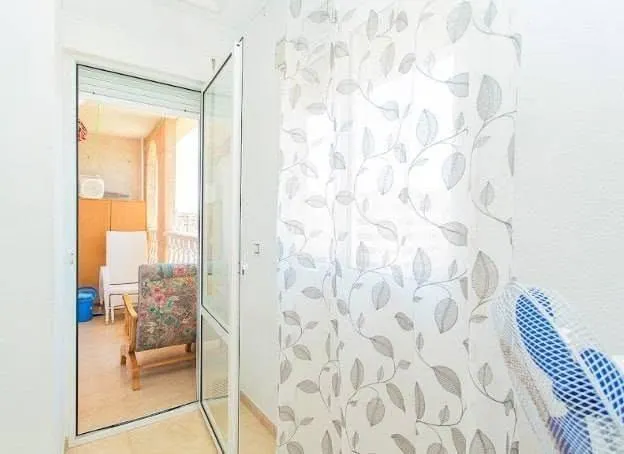 Gran apartamento en Torrevieja: 3 hab, 2 baño — 7