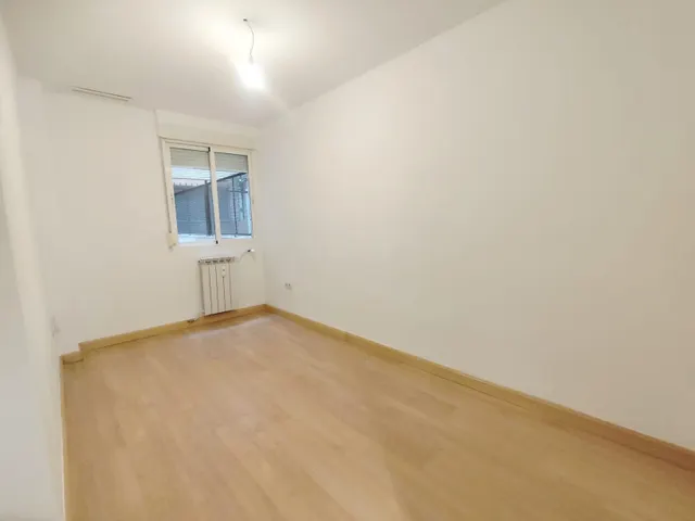 PISO DE 3 DORMITORIOS CON GRAN TERRAZA- C/ MIGUEL SERVET — 25