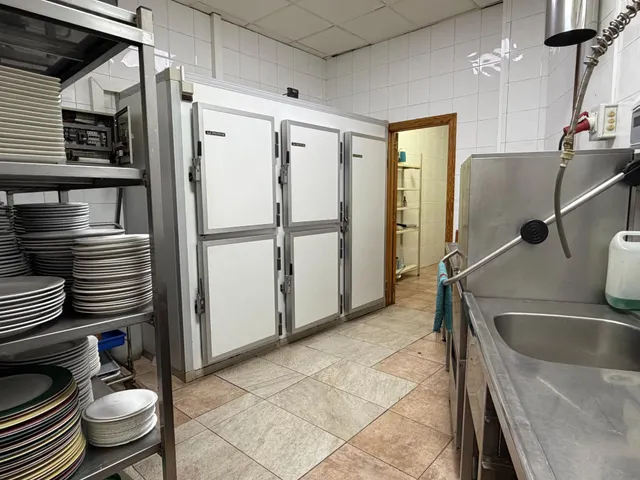 Tu próximo negocio puede empezar aquí: local equipado en Almenara — 14