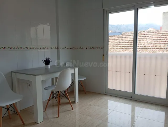 PISAZO DE 2 habitaciones CON PLAZA DE GARAJE Y TRASTERO EN E - foto 2