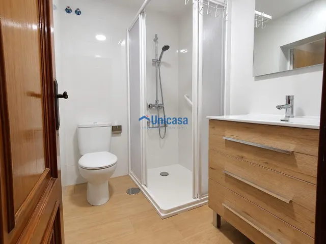 CHALET INDEPENDIENTE · 2 VIVIENDAS · PARCELA DE 422 M2 — 27