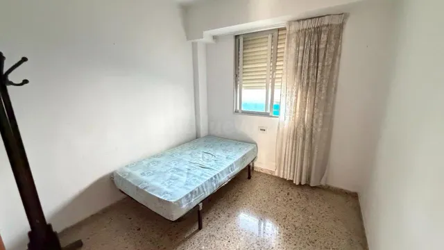 SE VENDE PISO EN CENTRO DE GANDIA - foto 5