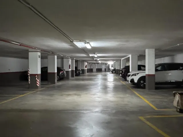 PARKING EN VILA-REAL ZONA PISCINAS — 8