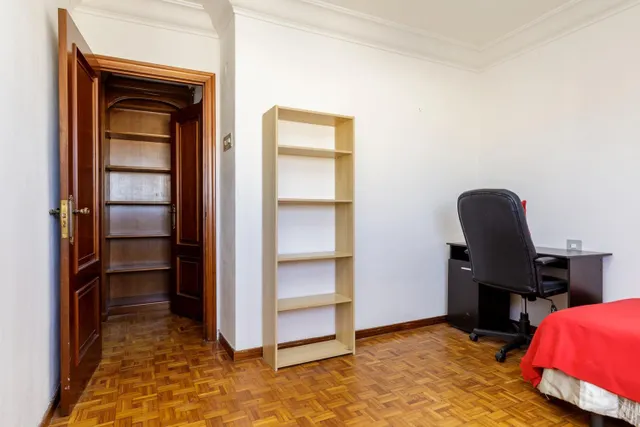 PRECIOSO PISO EN PASEO MARIA AGUSTIN — 27