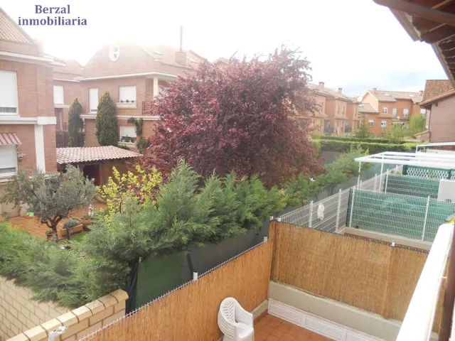 Chalet en venta en Navarrete. Muy amplio. A estrenar. — 26
