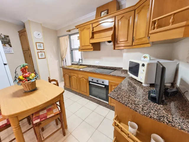 Amplio piso de 3 habitaciones junto a la Glorieta y el puerto de Santa Pola — 18