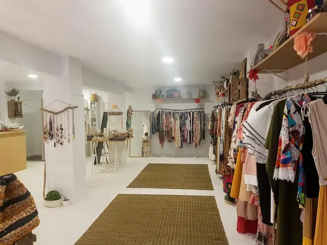 Gran local para convertir en vivienda - foto 4