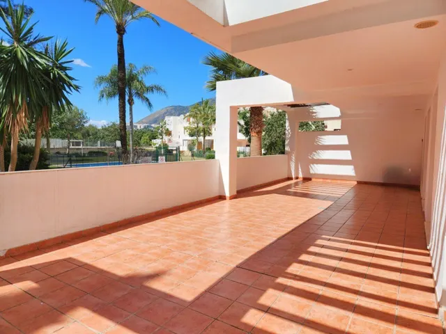 Luminoso bajo con gran terraza en Torrequebrada Golf Resort, a solo 1 km de la playa — 11