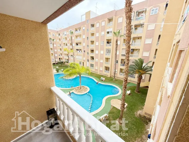 MODERNO, ACOGEDOR Y EXTERIOR EN RESIDENCIAL CON PISCINA Y BALCÓN — 13