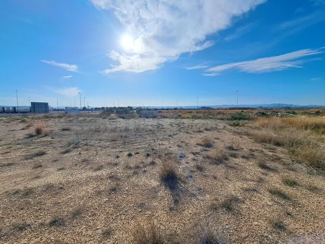 TERRENO INDUSTRIAL EN VENTA EN POLIGONO EL PLA (ALZIRA)