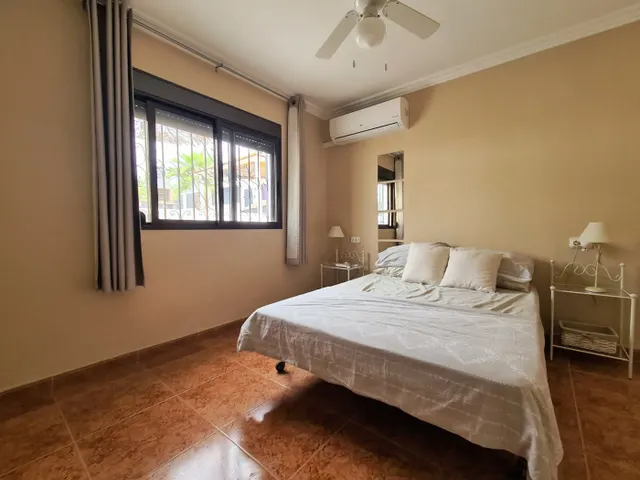 PRECIOSO CHALET CON PISCINA, CASA DE INVITADOS Y GRANDES TERRAZAS JUNTO A LLÍRIA — 15