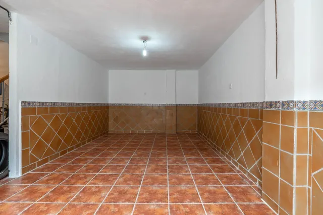 Encantadora Casa Reformada en Ogijares con Vistas y Espacios para Disfrutar — 40