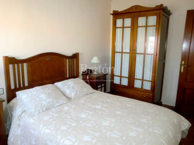 Estupendo apartamento amueblado junto a Paseo Cuellar. — 7