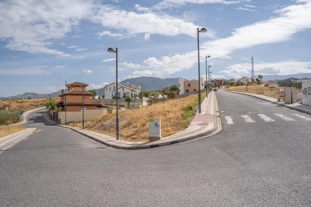 Terreno urbano de 750 m2 en Altos de La Zubia. Parcela 17, m - foto 4