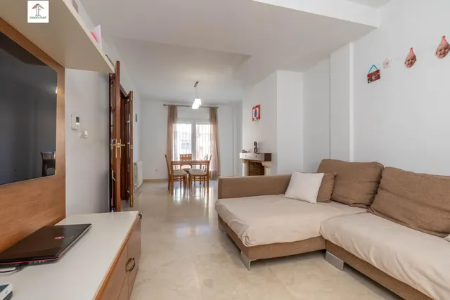 Espectacular chalet adosado en el Vial de Churriana de la Vega: eficiencia, confort y listo para entrar a vivir! — 14