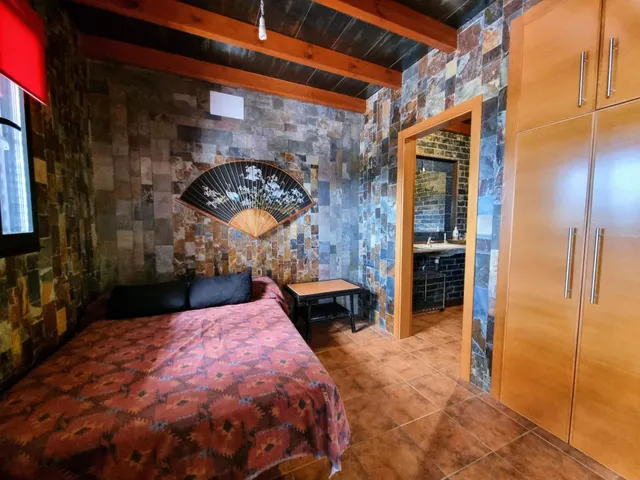 CASAS INDIVIDUALES  CON PARCELAS EN CIMBRIO (BARCENA DEL BIERZO) — 17