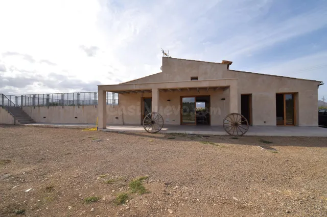 Finca con vivienda para alquiler de temporada en Alcudia — 3