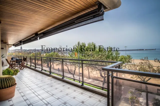 Piso Único en Palamós - alto standing en primera linea - foto 2