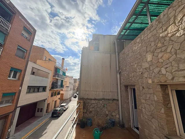 Fantastica Casa en Santa Margarida de Montbui  con almacen muy amplio y  dos terrazas solarium. — 18