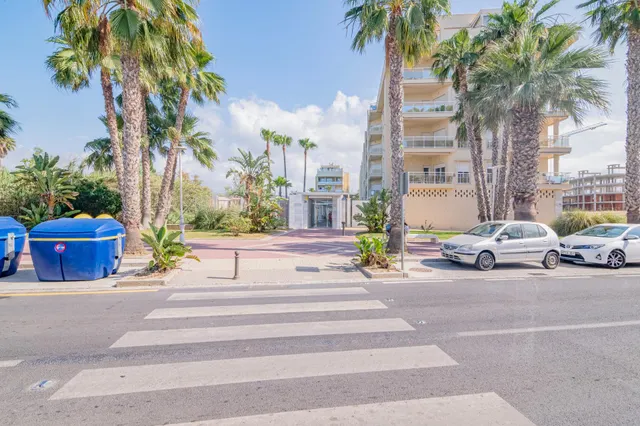¡Tu oasis junto a mar! Precioso piso de 2 dormitorios con terraza, piscina y garaje en Playa Poniente, Motril. — 48
