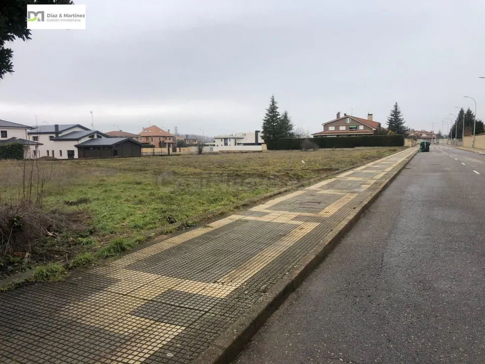 VENTA DE PARCELA EN ERAS DE RENUEVA
