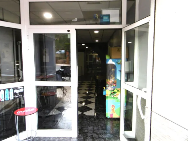 SOLAR CON LOCAL COMERCIAL EN PLANTA BAJA ACTUALMENTE CON NEGOCIO DE BAR — 14