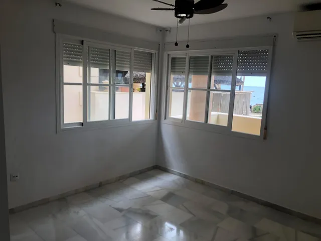 Piso en primera linea de playa en Torremolinos — 20