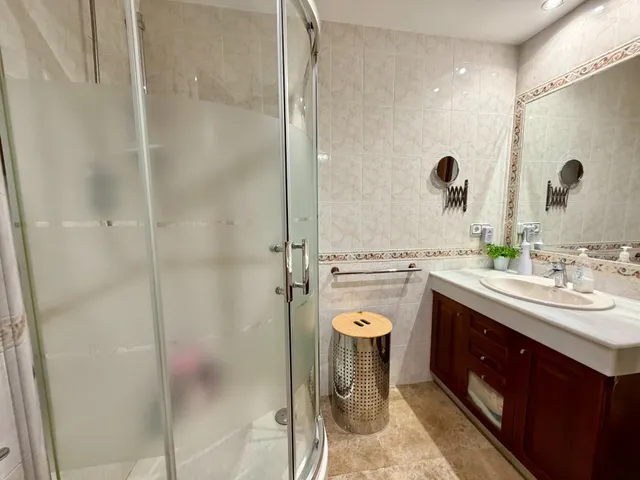 BAJO DE 3 DORMITORIOS CON TERRAZA DE 25 M2, PATIO, GARAJE, TRASTERO Y PISCINA EN MARÍA LA JUDÍA — 29