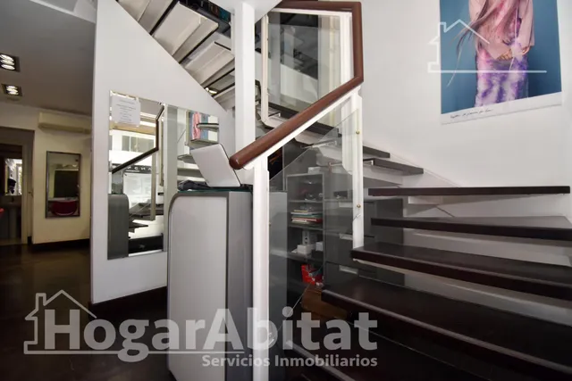 Amplia casa con terraza y muchas posibilidades en casco histórico — 48