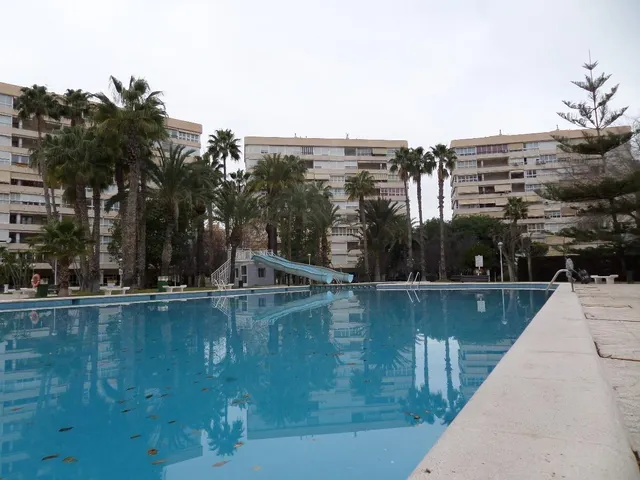 Vive la luz y el espacio en este amplio piso de Garden Playa! — 45