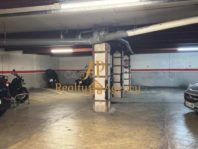 Plaza de GARAJE en Calle Democracia 15, Nou Moles, junto Avda. Pérez Galdós — 5