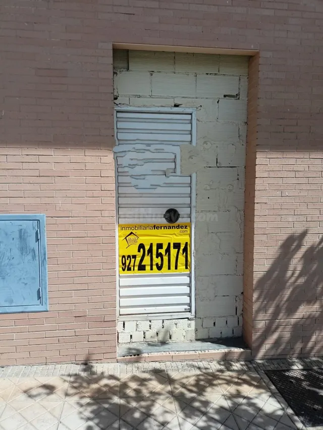 Local comercial 1 habitación 107m² en venta - NUEVO CACERES