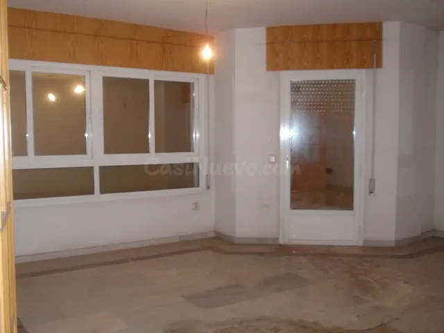190 m2 DE VIVIENDA + 2 GARAJES SITUADA EN PLENO CENTRO DE EL - foto 3