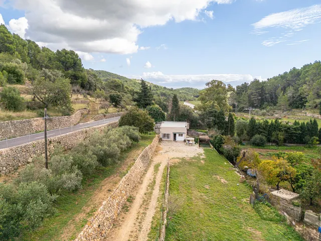 Finca rústica con terreno y casa reformada — 46