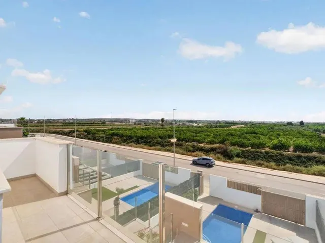 VILLA MODERNA CON PISCINA PRIVADA Y SOLARIUM EN LA AZOTEA | EL RASO, GUARDAMAR — 28