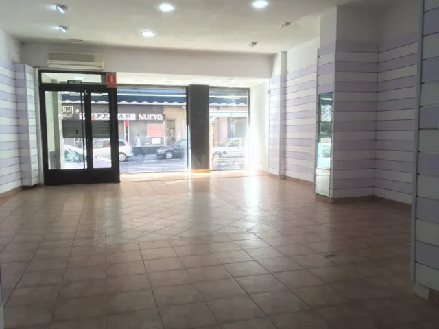 FABULOSO LOCAL PARA INSTALAR SU NEGOCIO. — 3
